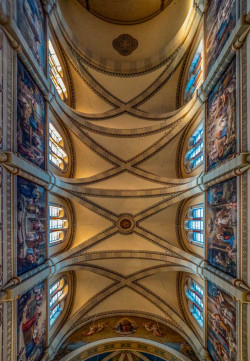 Das Bandrippengewölbe der Decke