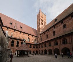 Kreuzgang Hochschloss